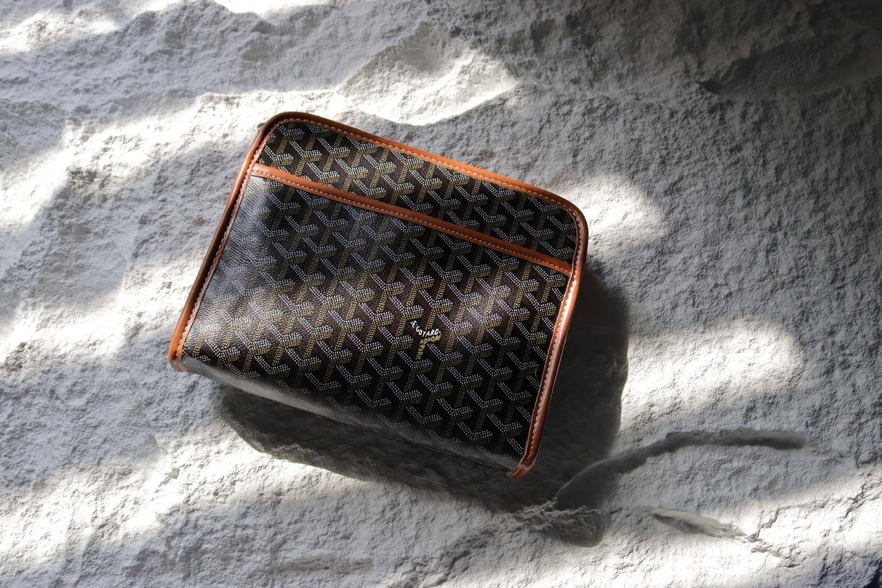 Goyard Men's Clutch 
80 dhs🪙🌨️

Zain33
♥️♥️♥️