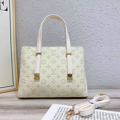 LV
Good Quality 
95 dhs🇦🇪

Zain250
♥️♥️♥️