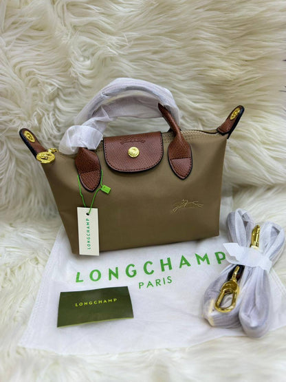 🌷 Long Champ Small
1️⃣ First  Quality 
Size：23 * 14 cm
65 dhs✅

Zain115
♥️♥️♥️