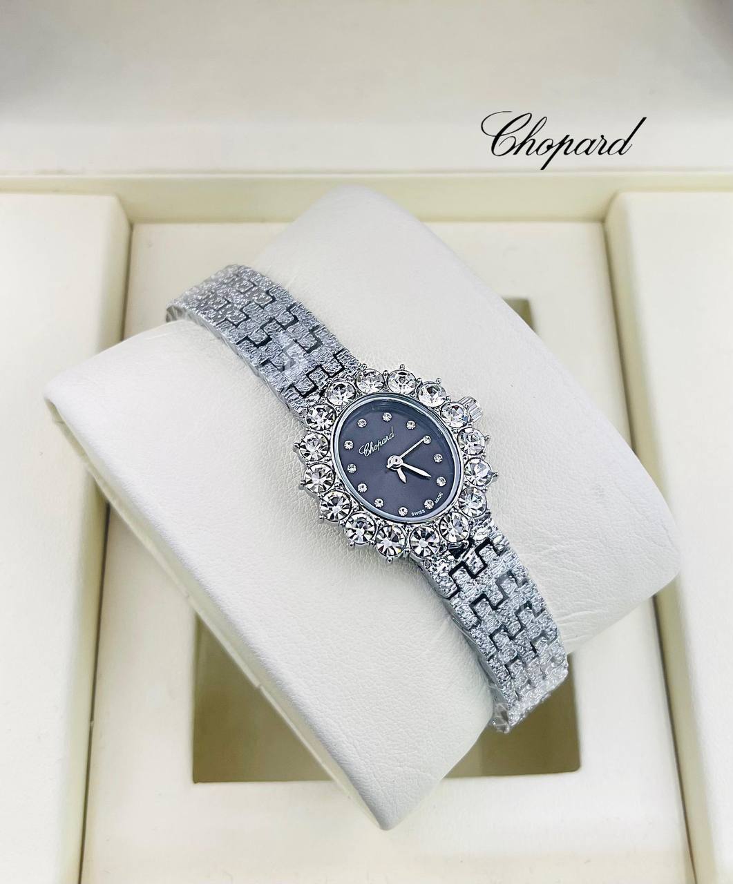 Gucci - Cartier
*Ladies*
55 dhs🪙🖤

Zain29
♥️♥️♥️