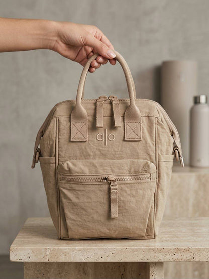 NEW CAME 
GOOD QUALITY 👌 

ALO
CONVERTIBLE
 BUCKET BAG🥰 
60 dhs🇦🇪🇦🇪

Zain40
♥️♥️♥️