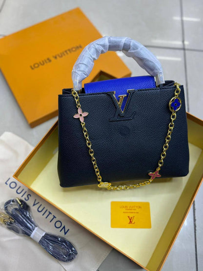 LV Capitalcines 

Finish quality +box🎁

Size : 27 * 19 cm
95 dhs🇦🇪🇦🇪

 with box🎁

Zain115
♥️♥️♥️