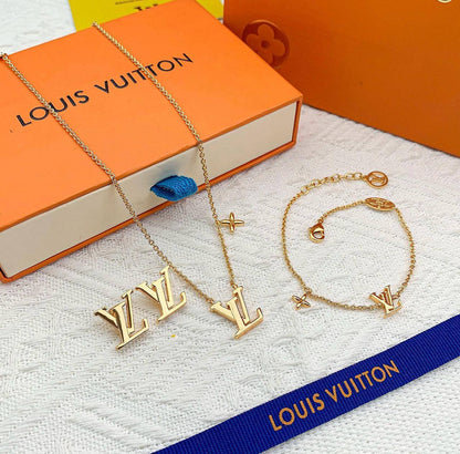 LV SET
WITH SAME BOX AND PAPER BAG🎁🛍️
MASTER ✨💫
115 DHS✅

Zain89
♥️♥️♥️