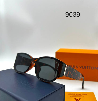 LV
Sunglasses 🕶️ 
good quality 💯
With master box 🗃️ 
50 dhs🇦🇪🇦🇪

Zain273
♥️♥️♥️
