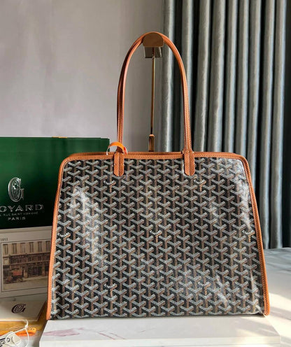 GOYARD 
COPY ONE NEW CAME 
220 dhs❤️

Zain39
♥️♥️♥️