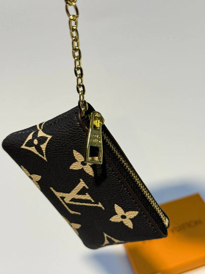 NEW CAME
LV COINS WALLET
GOOD QUALITY
30 dhs✅

Zain40
♥️♥️♥️
