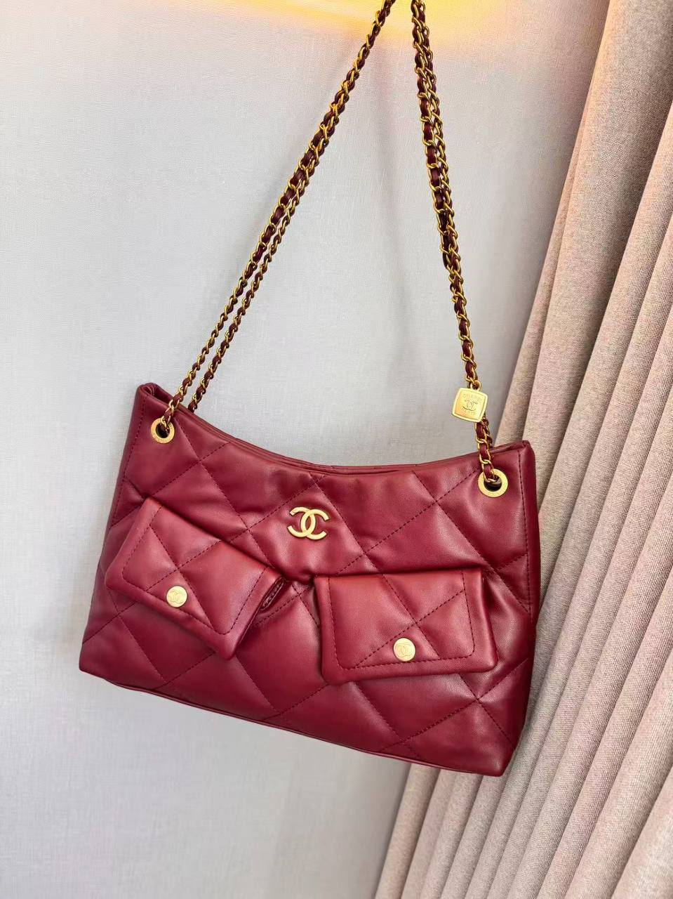 CHANEL

Best quality 

without box
100 dhs🇦🇪🇦🇪

size36CM

Zain290
♥️♥️♥️