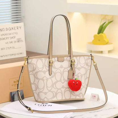 Coach bag 
Size:28cm

With Box 📦 
🎁🎁🎁

90 dhs🌺

Zain56
♥️♥️♥️