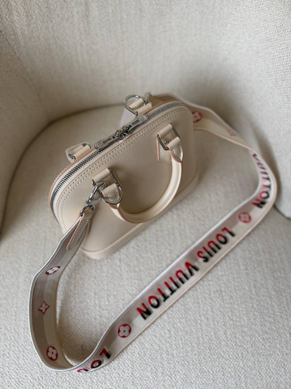 LV
𝑳𝒐𝒖𝒊𝒔 𝑽𝒖𝒊𝒕𝒕𝒐𝒏 
𝑨𝒍𝒎𝒂 
23 𝒄𝒎
𝑨𝒗𝒂𝒊𝒍𝒂𝒃𝒍𝒆 𝒏𝒐𝒘
For Price 👇 WhatsApp✅
0568585901 
0507557372
0552275751 Owner Zain 👌

Zain257
♥️♥️♥️
