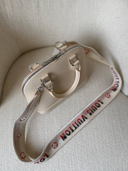 LV
𝑳𝒐𝒖𝒊𝒔 𝑽𝒖𝒊𝒕𝒕𝒐𝒏 
𝑨𝒍𝒎𝒂 
23 𝒄𝒎
𝑨𝒗𝒂𝒊𝒍𝒂𝒃𝒍𝒆 𝒏𝒐𝒘
For Price 👇 WhatsApp✅
0568585901 
0507557372
0552275751 Owner Zain 👌

Zain257
♥️♥️♥️