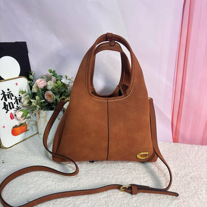 COACH 
❤️   NEW
Size :   27cm

100 dhs🪙💕
withFolding box🎁

Zain04
♥️♥️♥️