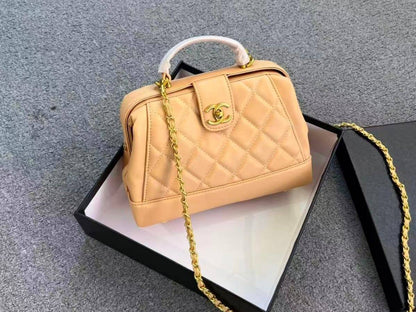 Chanel

90 dhs🇦🇪🇦🇪

with box

Zain26
♥️♥️♥️