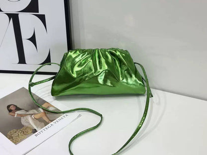 BOTTEGA

 NEW CAME
 GOOD QUALITY 

WITH BOX 
🎁🎁🎁

95 dhs🪙🌨️

Zain39
♥️♥️♥️