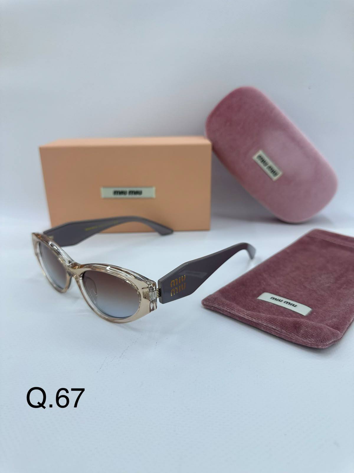 MIU MIU 
Sunglasses 💥
Copy 1️⃣ 
good quality 💯
With original boxes  🗃️ 
60 dhs✅

Zain216
♥️♥️♥️