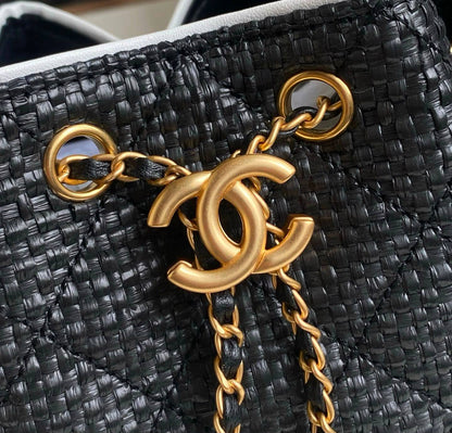 CHANEL 

RESTOCK 
HIGH QUALITY 
SMALL SIZE 

120 dhs🇦🇪🇦🇪

22 cm
Zain295
Zain39
♥️♥️♥️