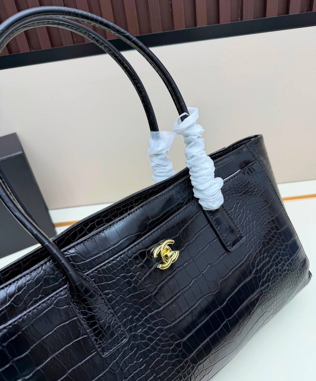 Chanel
High quality 

210 dhs

Zain39
♥️♥️♥️