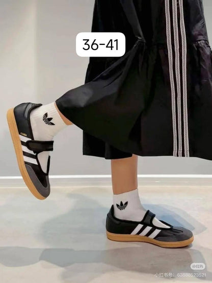 Adidas

All size have now 
Good quality 

120 dhs🇦🇪🇦🇪

Zain138
♥️♥️♥️