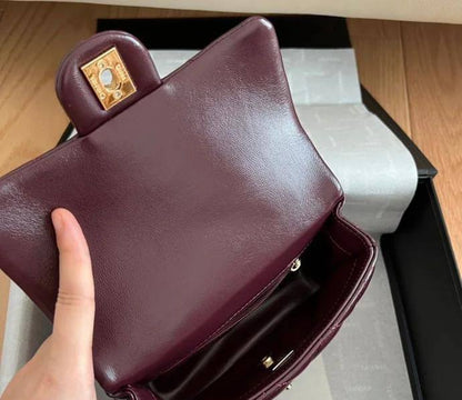 Chanel

110 dhs🇦🇪🇦🇪🇦🇪
have box

Zain07
♥️♥️♥️