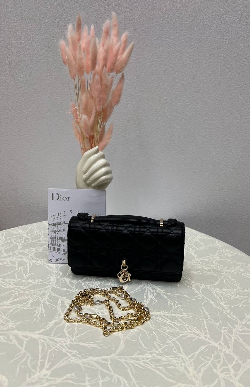 Dior 💕💕✨
Super master quality 🔥🔥
Available ✨💕💕
With full packing 📦🎀
For Price 👇 WhatsApp✅
0568585901 
0507557372
0552275751 Owner Zain 👌

Zain252
♥️♥️♥️
