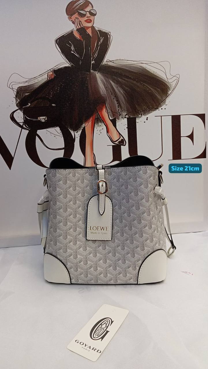 Mixed bags

Best quality

Whith box’s

110 DHS🇦🇪🇦🇪

size 21cm

Zain158
♥️♥️♥️