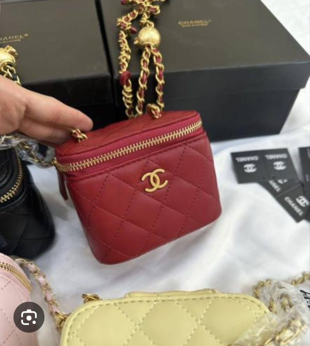 Chanel

withbox 
🎁🎁🎁

90 dhs✅

Zain143
♥️♥️♥️