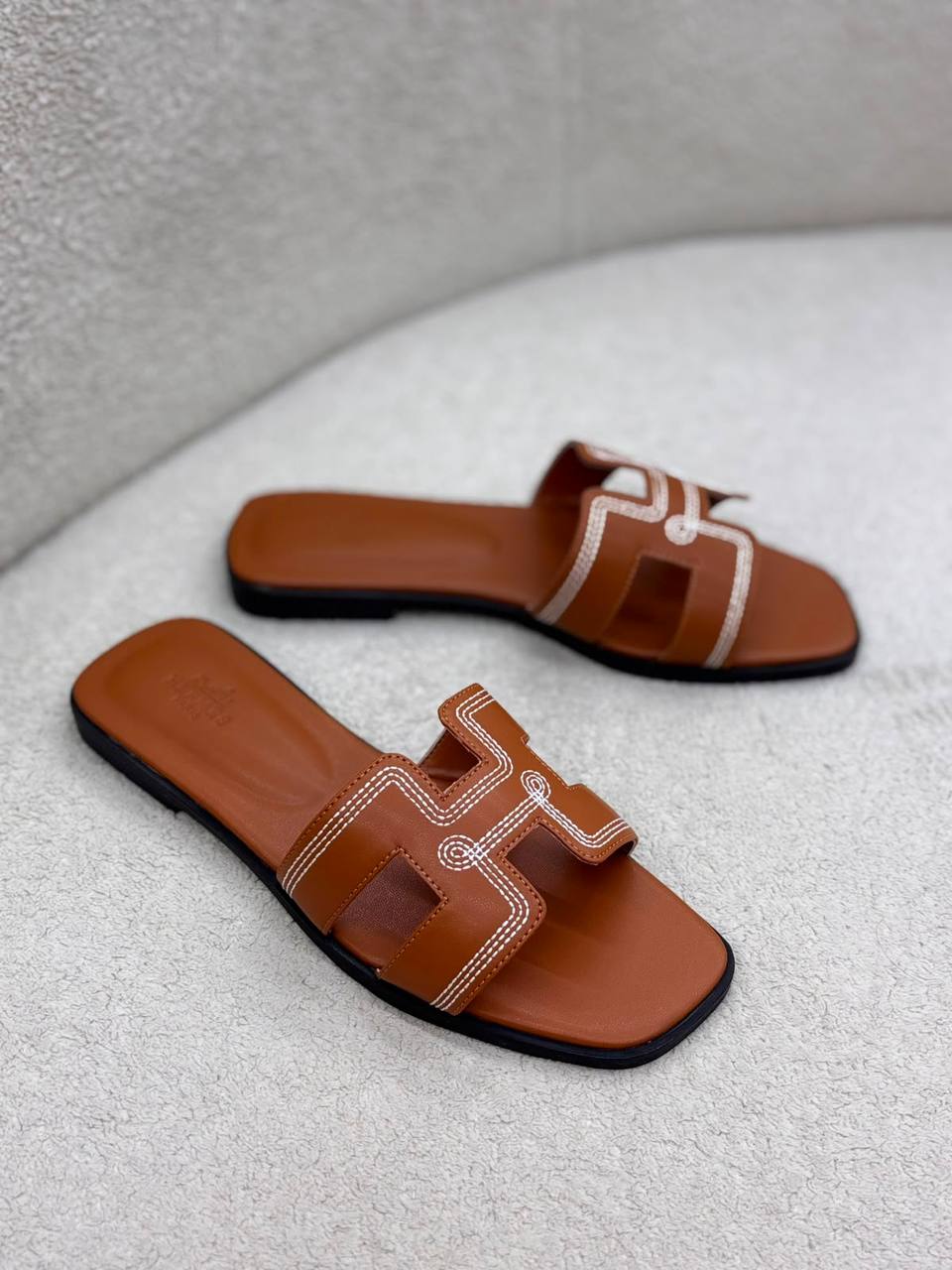 Hermes slipper

80 DHS🇦🇪🇦🇪

36-42

Zain30
♥️♥️♥️