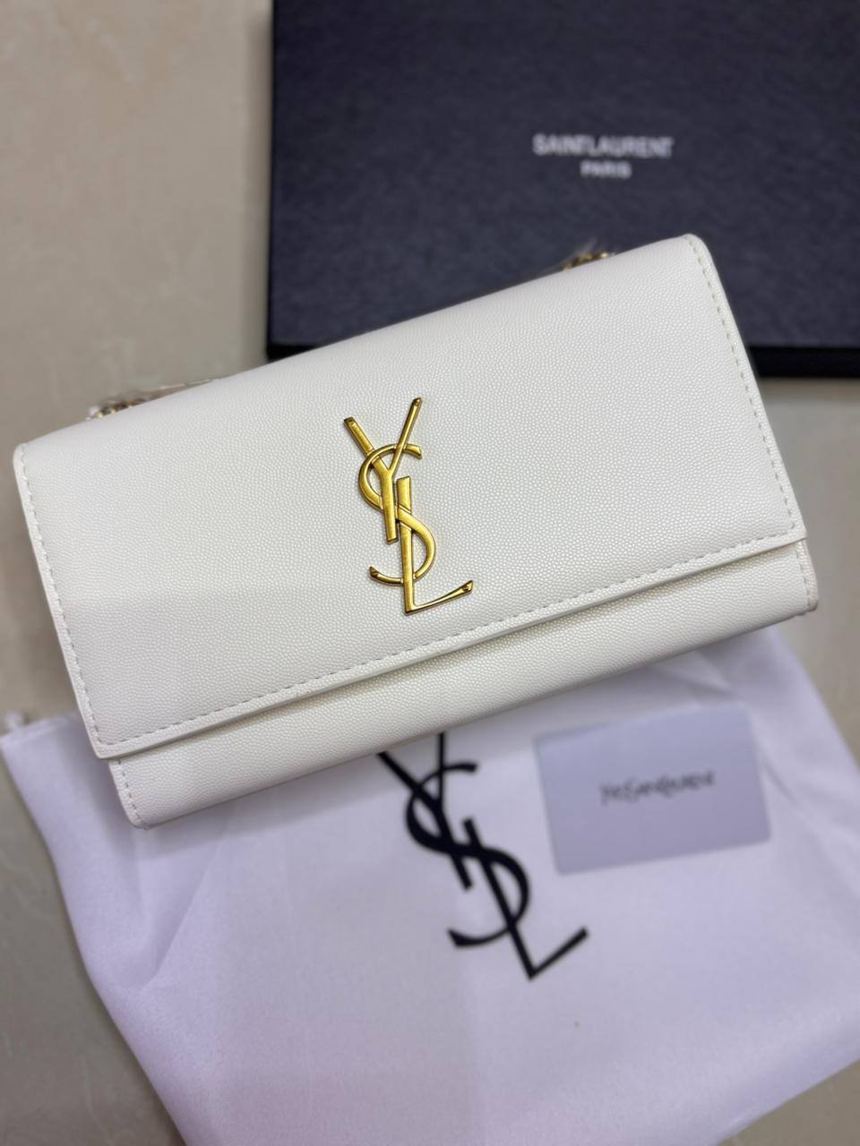 Ysl Kate

1️⃣ Frist quality +🎁

Size : 24 * 14.5 * 5.5  cm
80 dhs🇦🇪🇦🇪

with box 🎁
Zain115
♥️♥️♥️