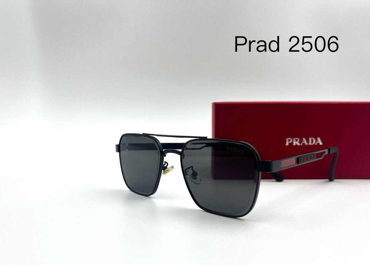 Prada
Sunglasses 🕶️ 
good quality 💯
With master box 🗃️ 
50 dhs✅

Zain273
♥️♥️♥️