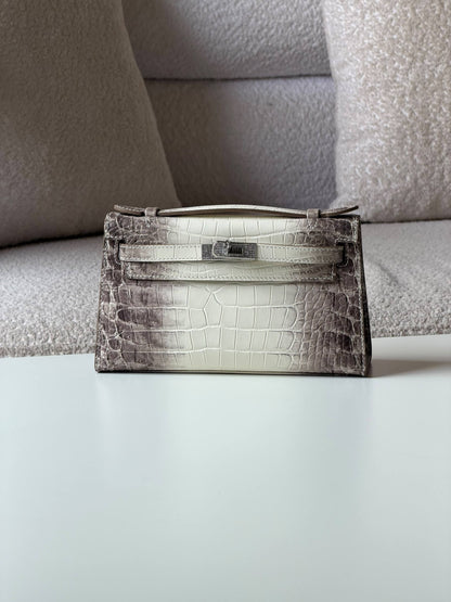 Hermes
pochette 21cm

master quality
with box 📦 
600 dhs🇦🇪🇦🇪

Zain52
♥️♥️♥️