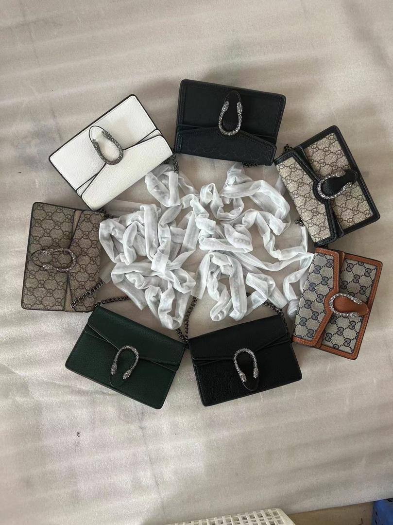 Gucci
85 dhs🪙🌨️ 
high quality 

With box
🎁🎁🎁
Zain26
♥️♥️♥️