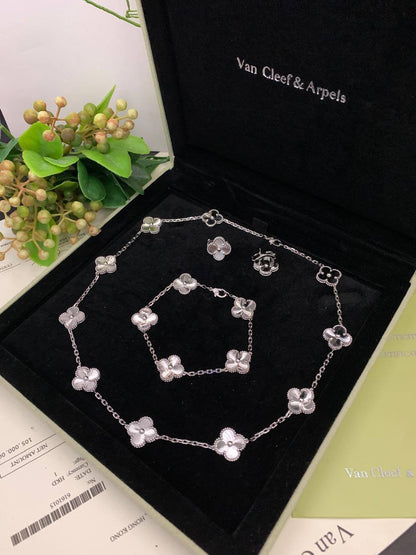 VCA SET
MASTER✨💫
10 FLOWER NECKLACE
5 FLOWER BRACELET
1 FLOWER EARRINGS
WITH BOX AND PAPER BAG🛍️🎁
 230 DHS🇦🇪🇦🇪✨💫
ALL COLORS AVAILABLE

Zain89
♥️♥️♥️