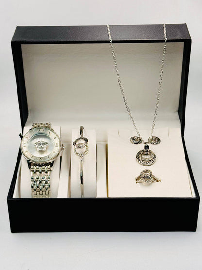 Ladies Set  

with box 
🎁🎁🎁

90 dhs❣️

Zain08
♥️♥️♥️