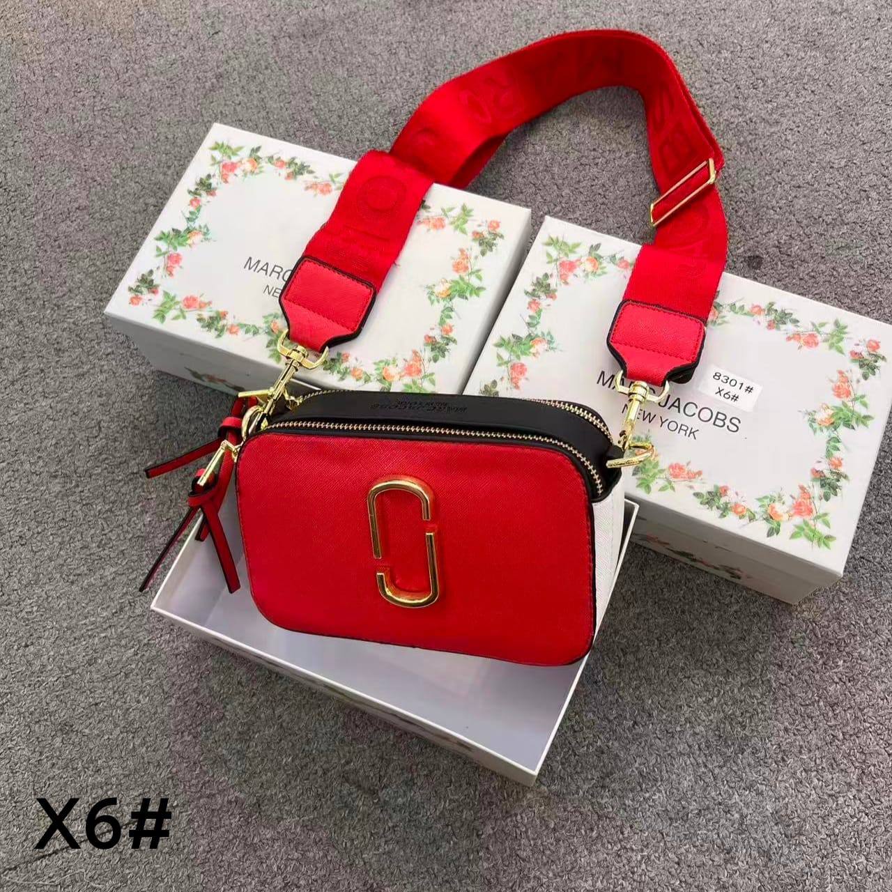 Marc Jacobs
85 dhs💓
with box

Zain26
♥️♥️♥️