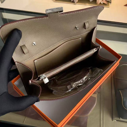 Hermes
 21cm 
with box 
95 dhs🇦🇪🇦🇪

Zain168
♥️♥️♥️
