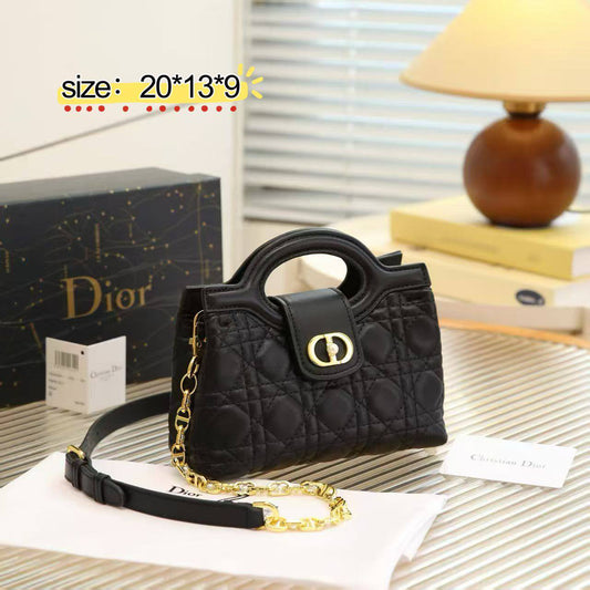 Dior
✨✨NEW Dior ✨✨
110 dhs🪙🌨️

with box
🎁🎁🎁

Zain38
♥️♥️♥️