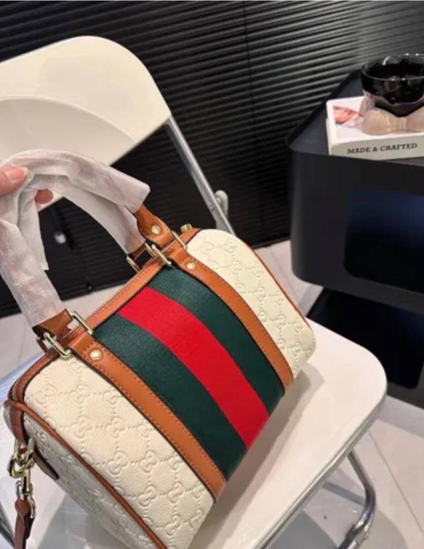 Gucci
105 dhs🪙🌨️ 
high quality  
33Cm

Zain26
♥️♥️♥️
