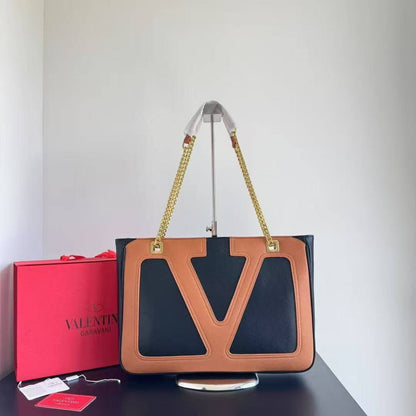 VALENTINO
 COPY ONE 
170 dhs✅

Zain39
♥️♥️♥️