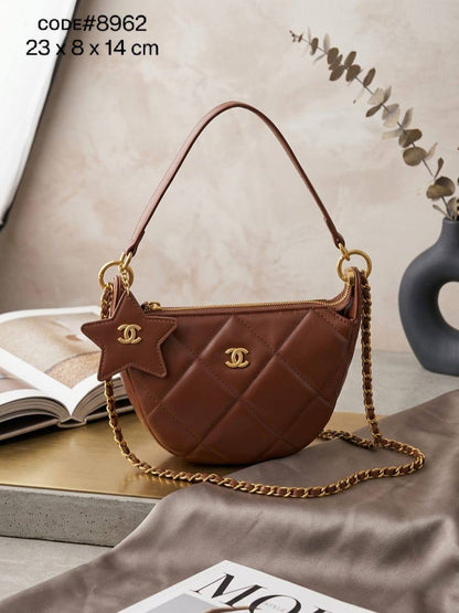 CHANEL sᴛᴀʀ ʟᴏᴏᴘ
ǫᴜɪʟᴛᴇᴅ ʟᴇᴀᴛʜᴇʀ ᴍᴀᴛᴇʀɪᴀʟ
ɢᴏʟᴅ ᴄʜᴀɪɴ ʙᴇʟᴛ sᴛʀᴀᴘ
sɪᴢᴇ : 23 cm

70 dhs✅

Zain31
♥️♥️♥️