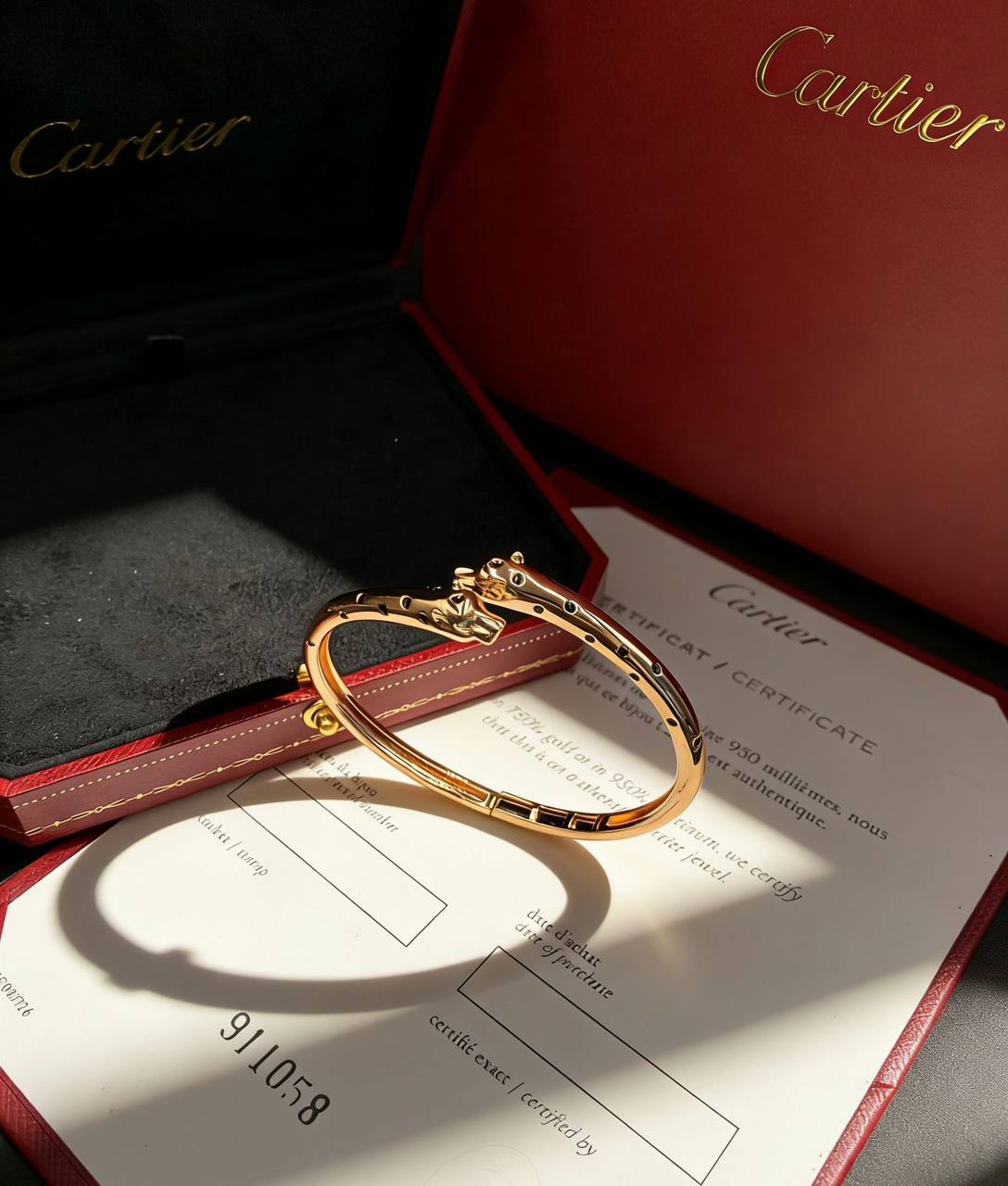 Cartier Bangle
Master✨💫
With BOX AND PAPER BAG🛍️🎁
70 DHS🌺

Zain89
♥️♥️♥️