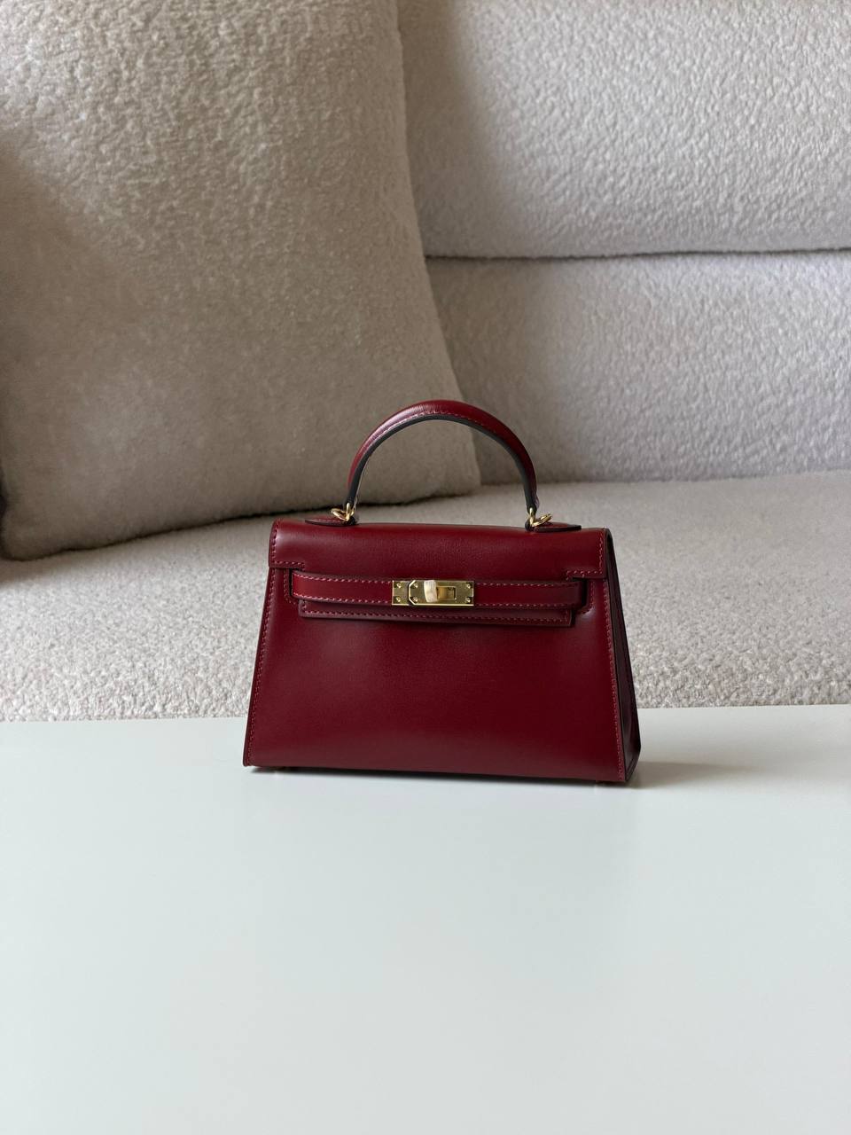 Hermes kelly box 19 cm💥Master quality ✅with box📦
380 dhs💓

Zain52
♥️♥️♥️