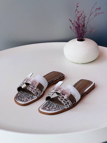 Hermes 🐊
Size 36-41
_Super master high quality_🪡
380 dhs✅

Zain176
♥️♥️♥️