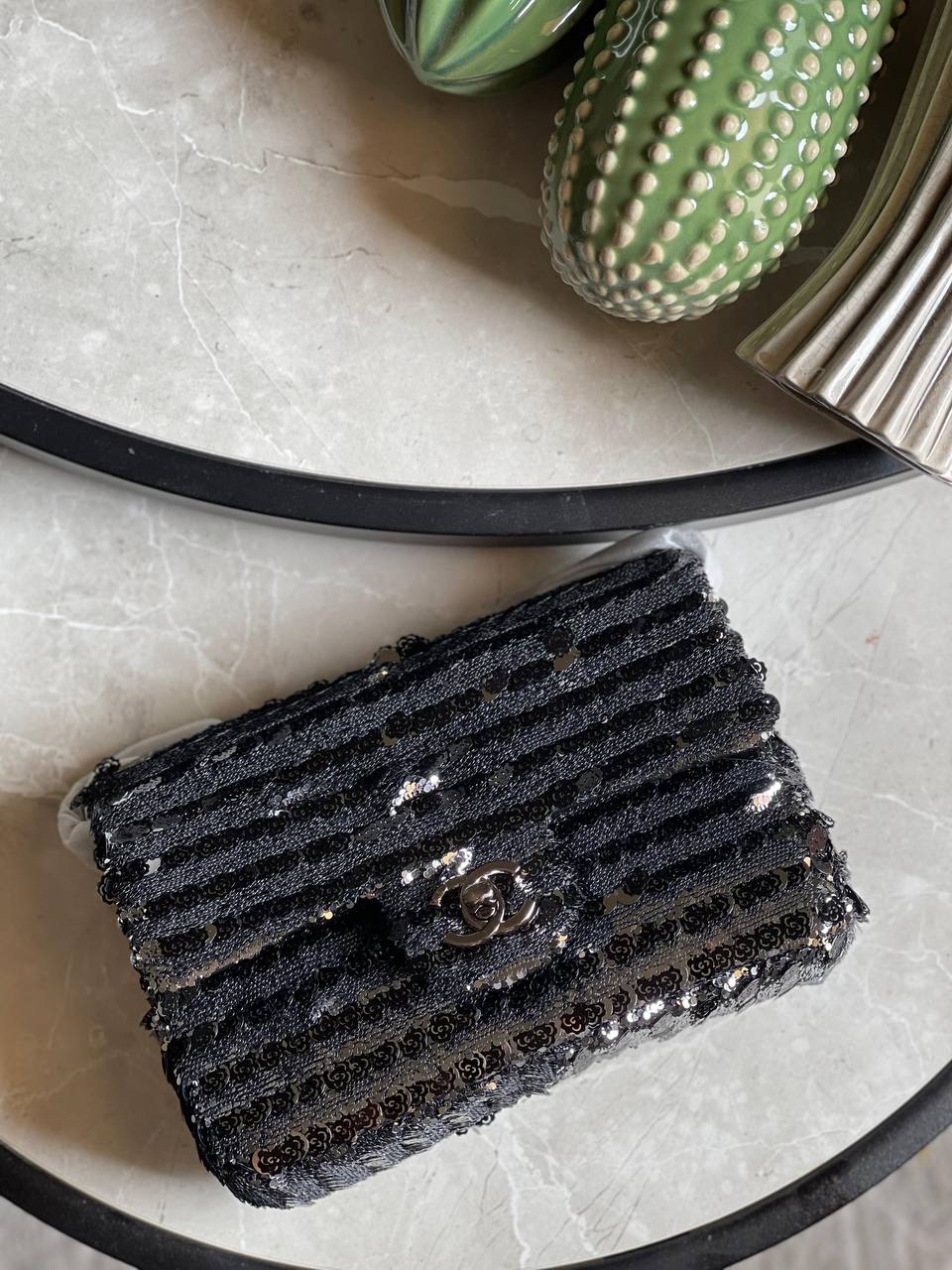 CHANEL ✨
Size: 20Cm 💥
Available original box 📦 
With full packing 🎀🎀
Super high quality 💥💥
For Price 👇 WhatsApp✅
0568585901 
0507557372
0552275751 Owner Zain 👌

Zain283
♥️♥️♥️