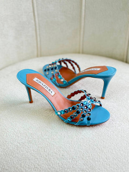AQUAZZURA
Super *AAA* *+* Quality 💯 
With original packing🎁🎁
SIZE:36and41
Available now
450 dhs🇦🇪🇦🇪

Zain309
♥️♥️♥️