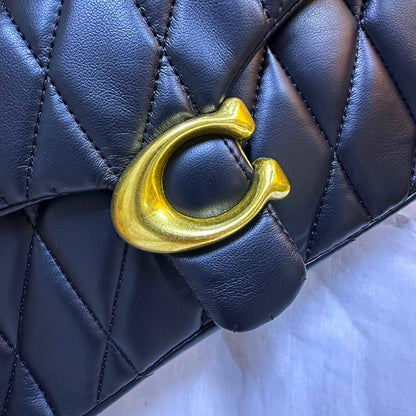 CHANEL 
HIGH QUALITY  
WITH  BOX  
130 dhs💓

Zain295
♥️♥️♥️