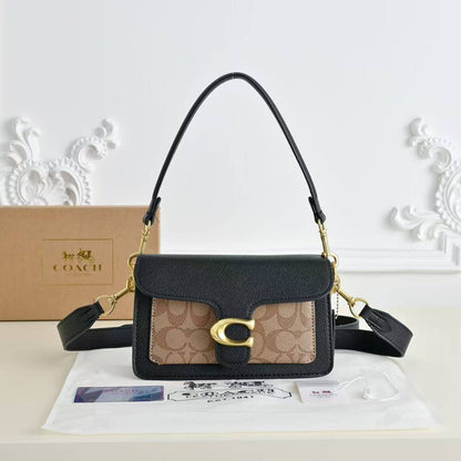 Coach
21cm 

100 dhs✅

Withbox
🎁🎁🎁

Zain143
♥️♥️♥️