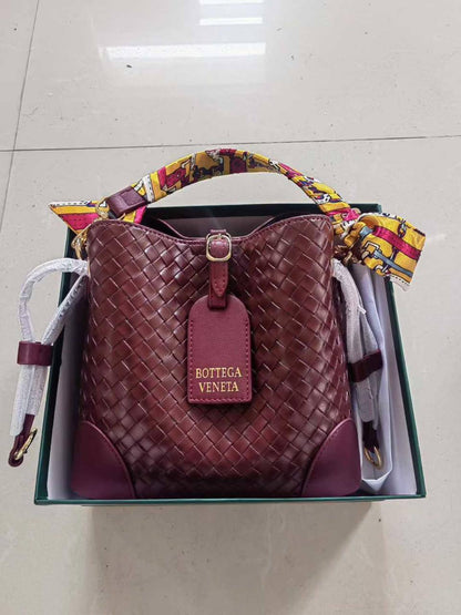 Bags

LV - Gucci - Bottega - Fendi
Dior - YSL

withbox 
🎁🎁🎁

110 dhs✅

Zain143
♥️♥️♥️