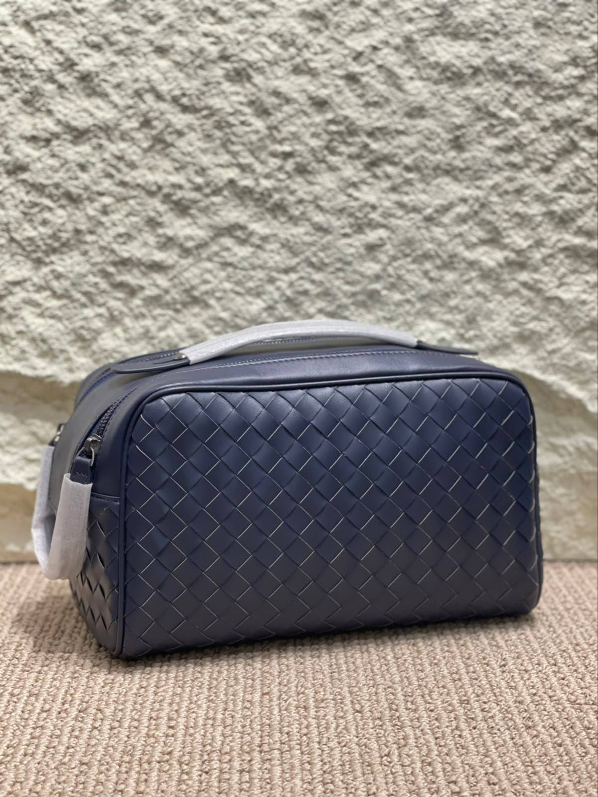 BOTTEGA VENETA

Wash Bag 27CM
Master Quality

Available
540 dhs🇦🇪🇦🇪🇦🇪

Zain179
♥️♥️♥️