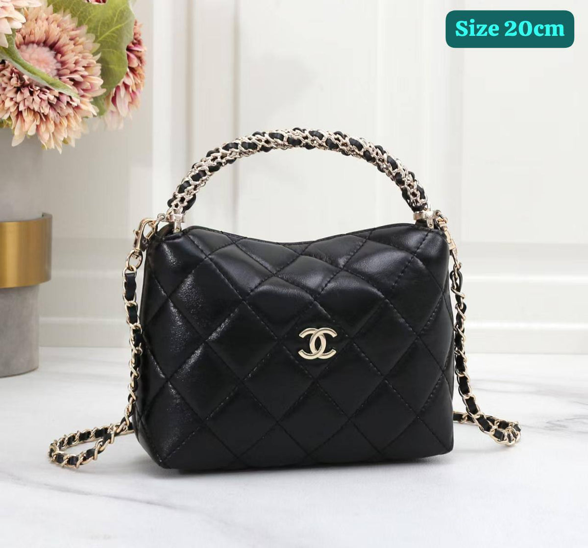 Chanel

Good quality 

with box 
100 dhs🇦🇪🇦🇪

Zain186
♥️♥️♥️