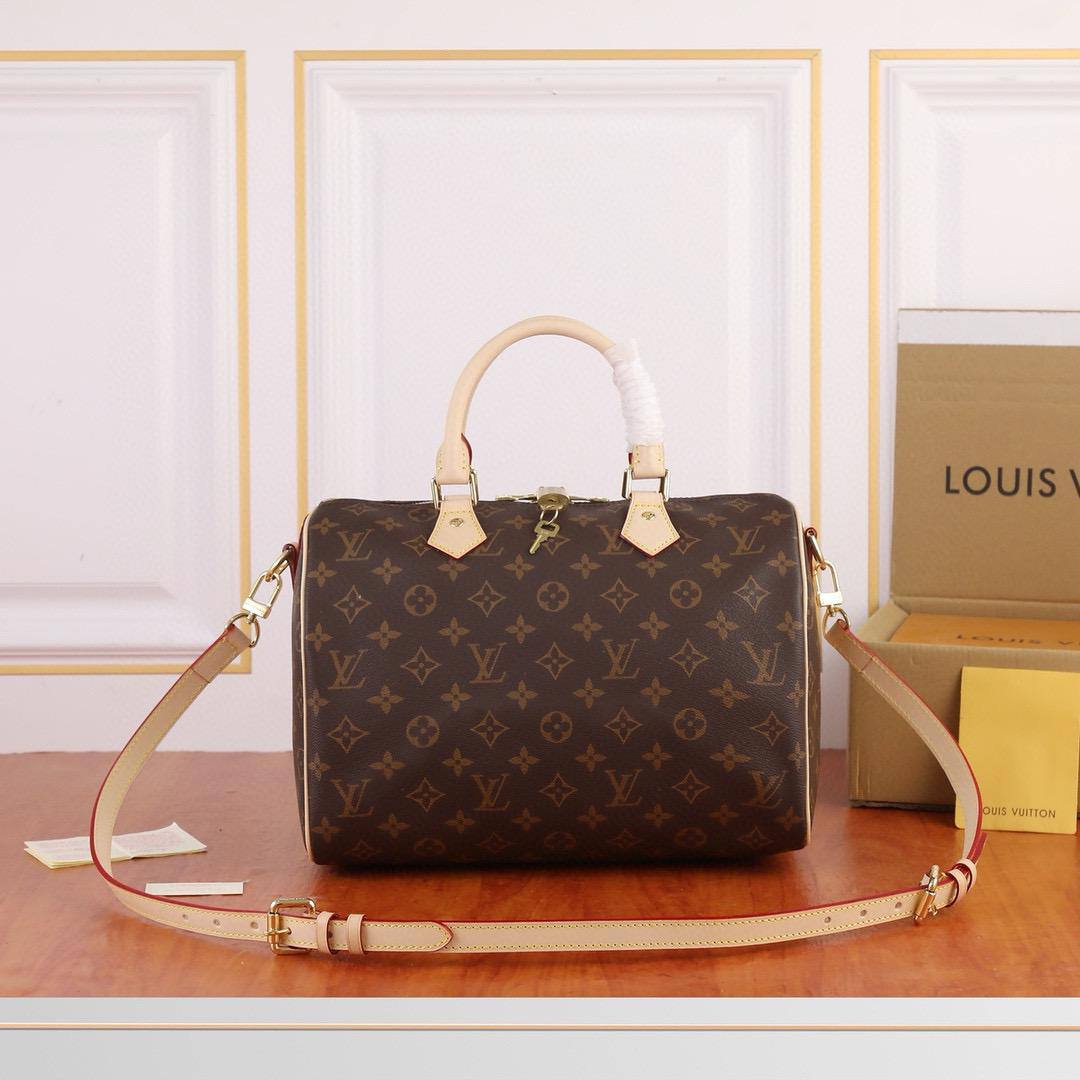 LV SPEEDY 

30CM ,GOOD QUALITY 
WITH BOX 
110 dhs✅

Zain295
♥️♥️♥️
