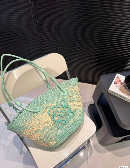 Loewe 
80 dhs✅
size 45×16×25cm

Zain42
♥️♥️♥️